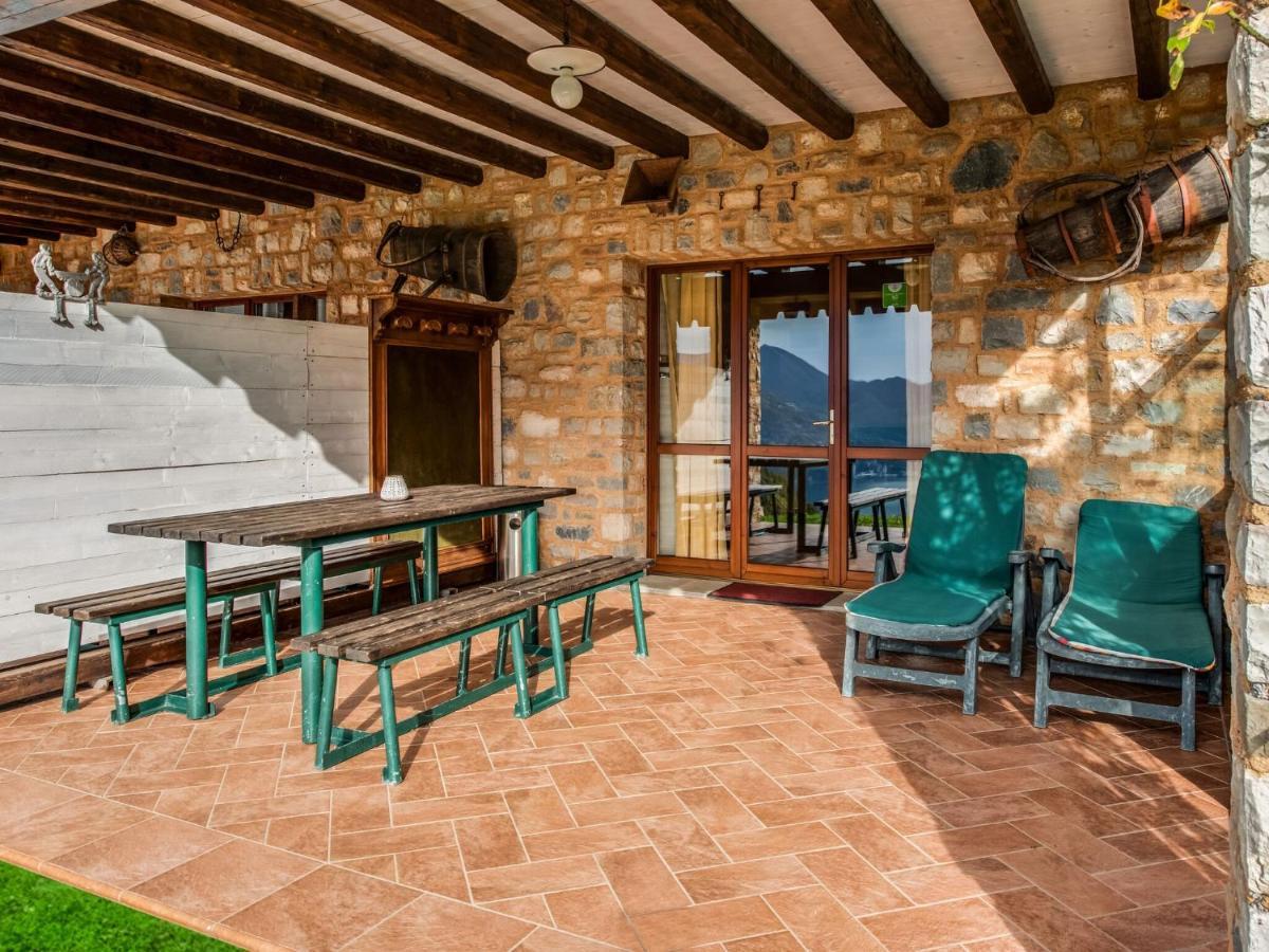 In A Green And Relaxing Atmosphere With Pool And Stunning Lake View Villa Marone Exterior photo